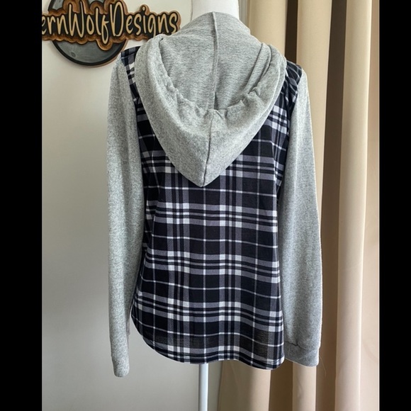 ⏰ Polly & Esther - Plaid Button Down Shirt - L - Picture 3 of 5